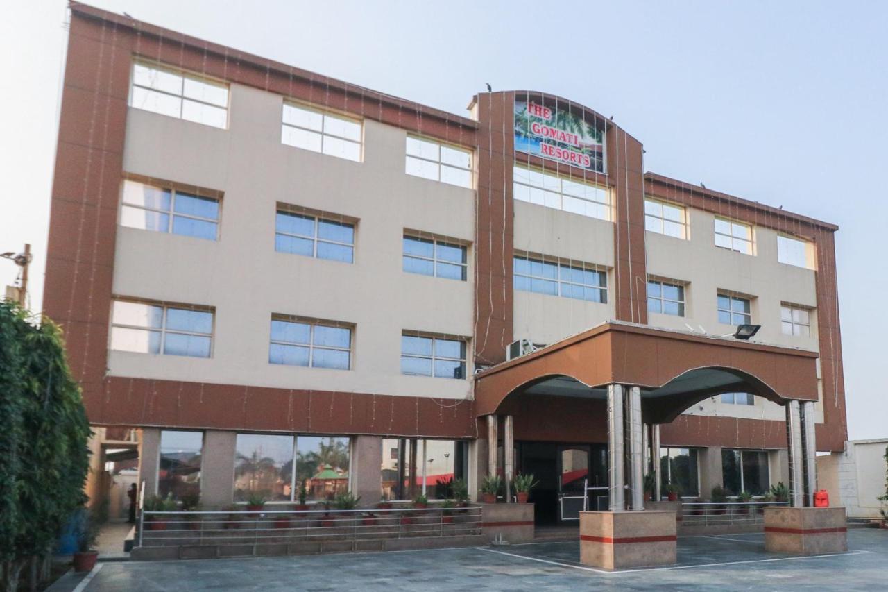 Oyo 66888 Gomti Resorts Aligarh Exterior photo